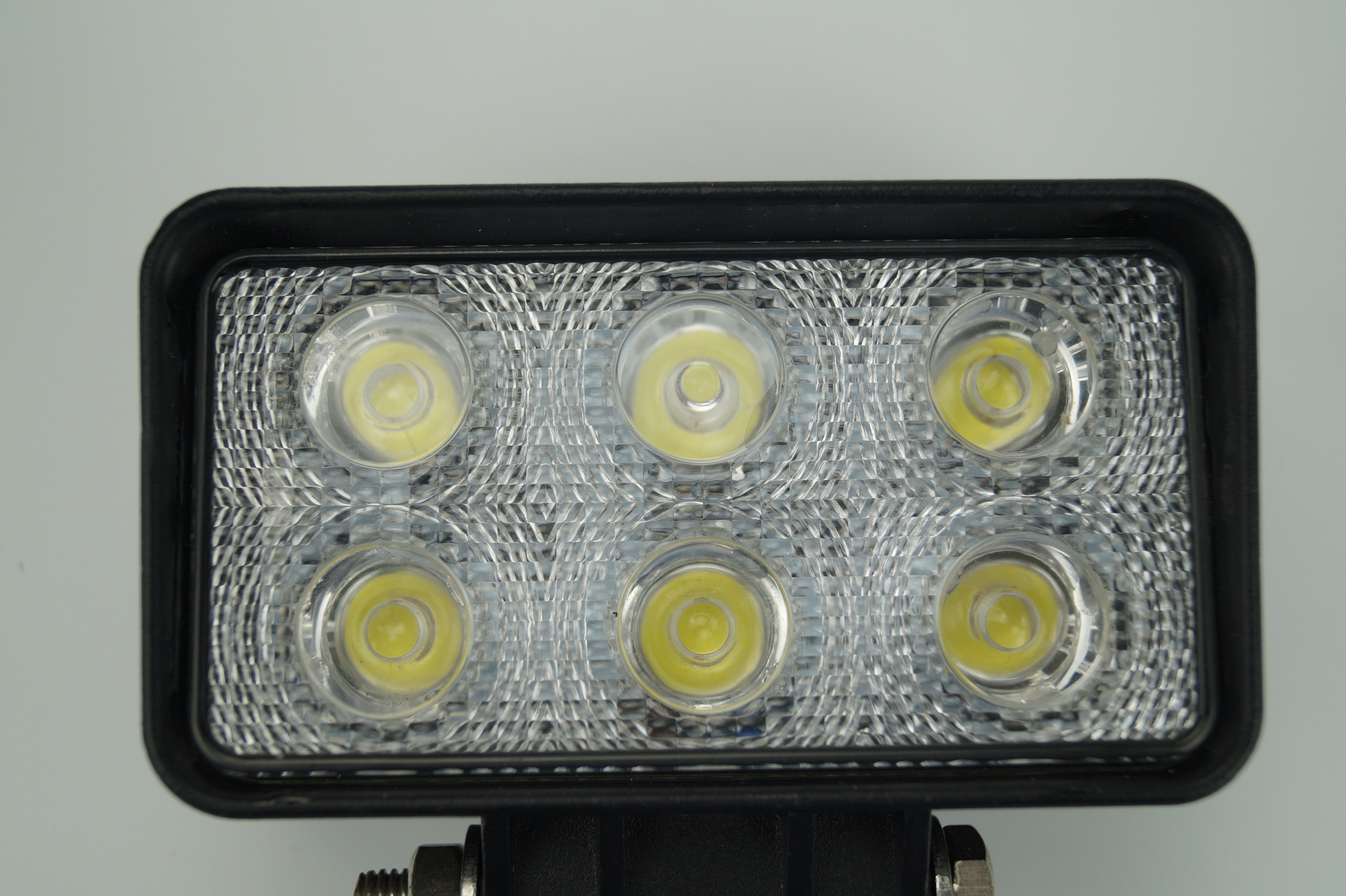 Luz de trabajo LED de 27 vatios, luz de trabajo LED a prueba de agua, luz de trabajo LED a prueba de agua de gran oferta, luces LED tenues para tractor a prueba de agua, luz de tractor LED a prueba de agua de gran venta